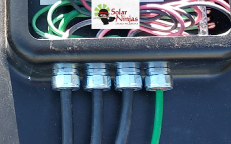 Soladeck-Connectors-Closeup-768x289